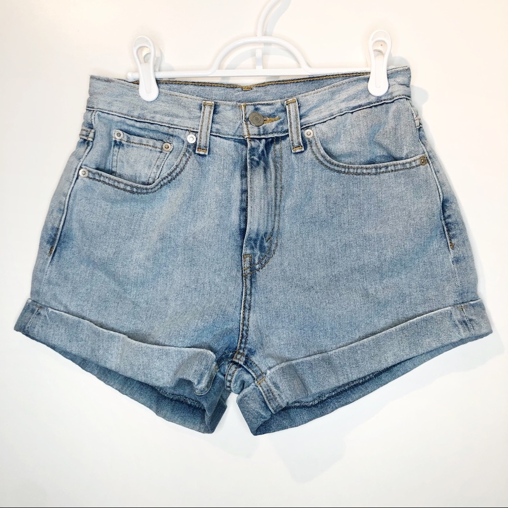 Levi’s High Waist Cuffed Hem Denim Shorts Sz 27